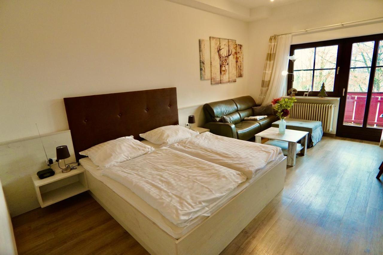 Hallelujah - Wunderschoenes Und Gepflegtes Apartment Mit Bademantelgang Zur Therme Bad Griesbach im Rottal Exterior foto